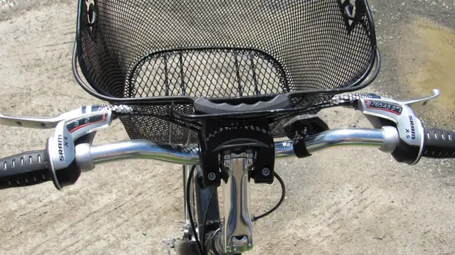 VÉLO CANNONDALE COMME NEUF PAYER $1200 in Road in Rimouski / Bas-St-Laurent - Image 6