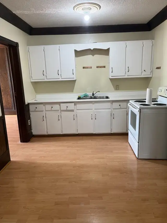 2 bedroom apartment available