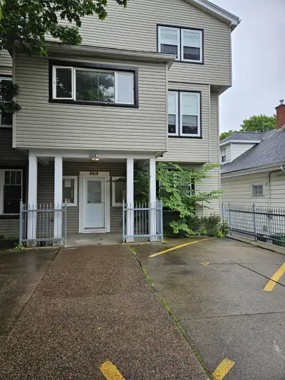 August 1st New Reno Large Nice Bright One BR & Den  Quinpool Rd