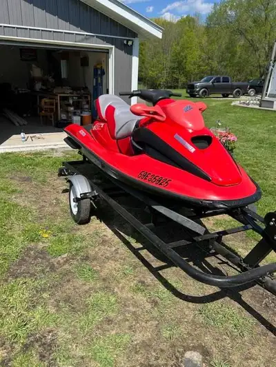 2001 seadoo GTX 951DI Bombardier in great shape seats redone last year new battery fuel pump rebuilt...
