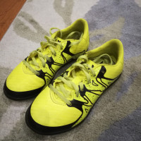 Adidas kid indoor soccer shoes
