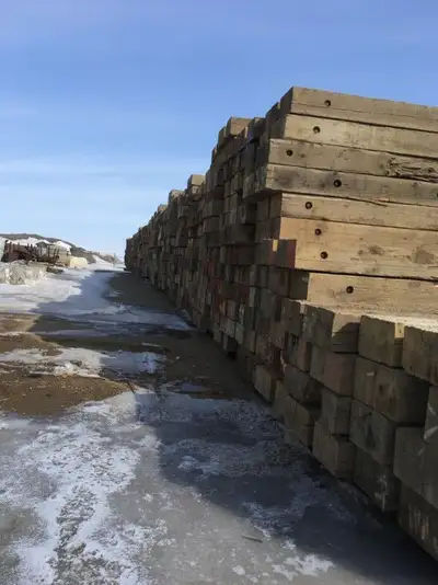 Good used 4x20 crane mats available near Edmonton. Please contact for more info. Swamp rig crane dig...