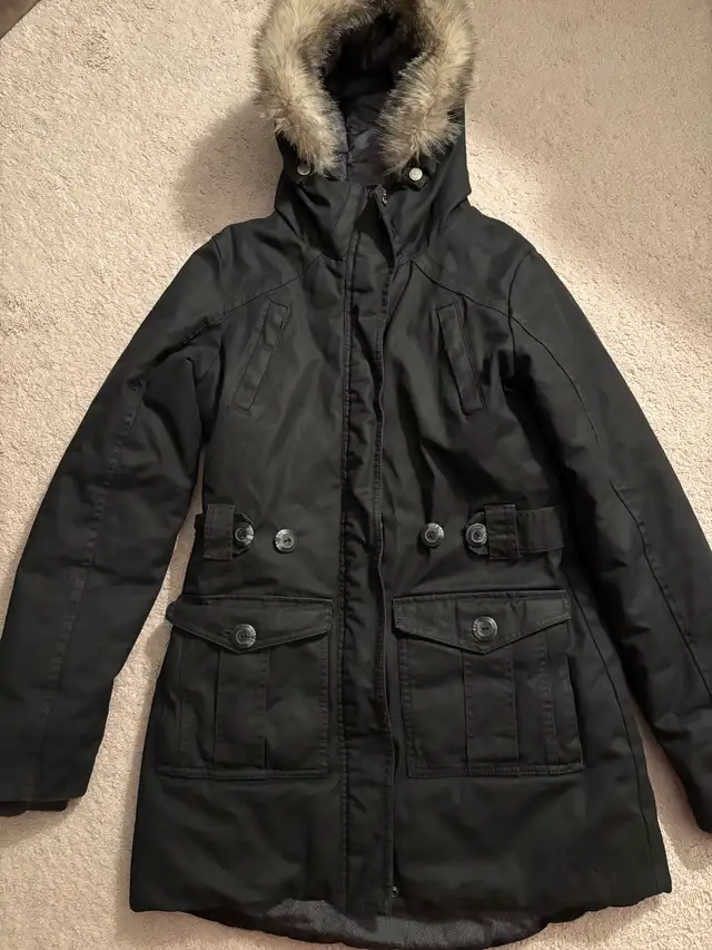 BENCH WOMEN’S WINTER JACKET (SIZE SMALL): $75.00 in Women's - Tops & Outerwear in Edmonton - Image 3