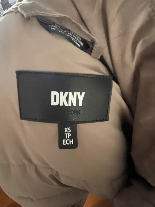 Girls DKNY Winter Jacket in Kids & Youth in Ottawa - Image 3