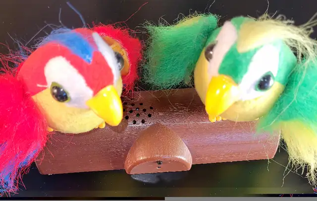 ⭐ Rare Pete The Talking Parrot And Friend (By Gemmy) in Arts & Collectibles in City of Toronto - Image 6