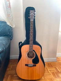 Acoustic guitar yamaha F-310 full size