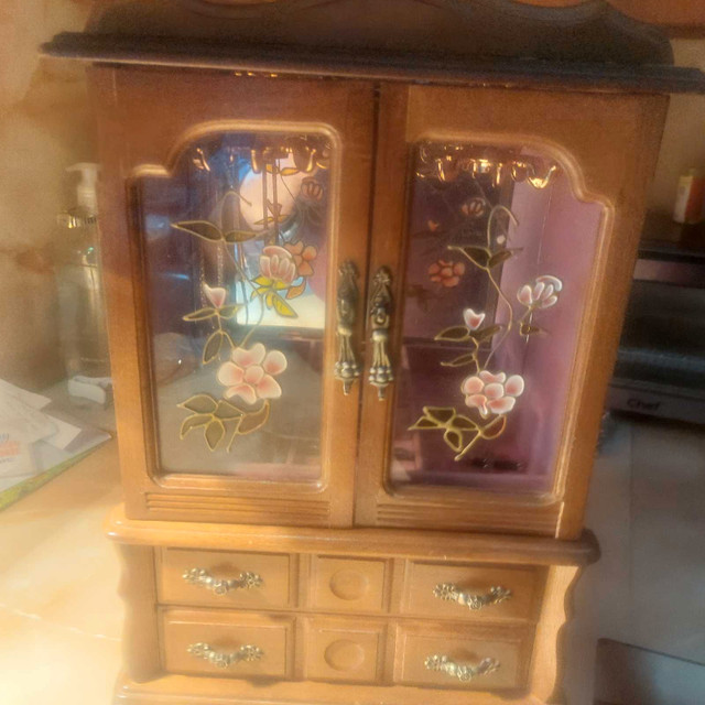 Wanted stand up Jewellery case.around 3 ft in Arts & Collectibles in Charlottetown - Image 2