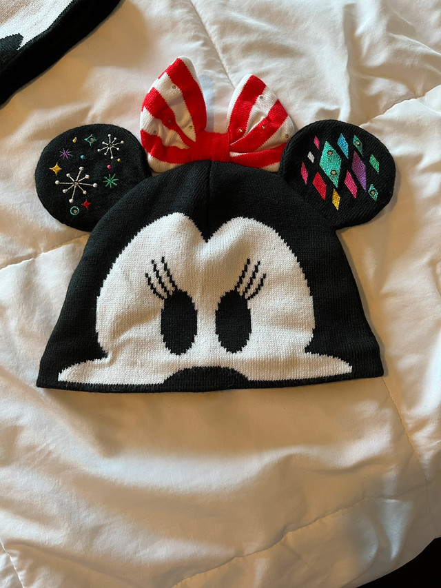 Disney Minnie Mouse Light-Up Knit Holiday Ear Hat in Other in Cole Harbour - Image 3
