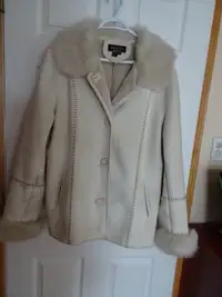 Manteau blanc cassé XL d'hiver