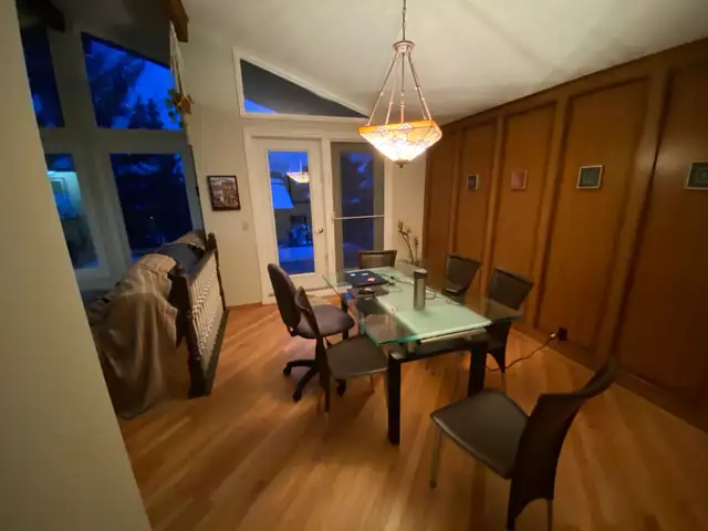 FURNISHED ROOM IN QUIET HAWKWOOD NW HOME