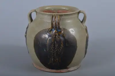 Beautiful Tang dynasty Chengsha kiln vase Hing: 13 cm Width: 13.5cm In very good condition