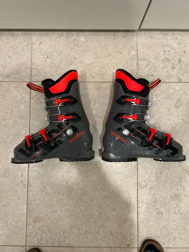 Rossignol Ski Boots 24.5 in Ski in Calgary - Image 2