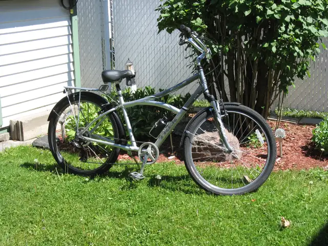 Vélo Trek allongé in Road in West Island - Image 2
