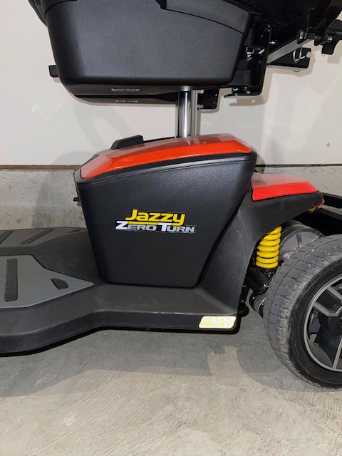 Jazzy Zero Turn 4 Wheel Mobility Scooter in Health & Special Needs in Fredericton - Image 2