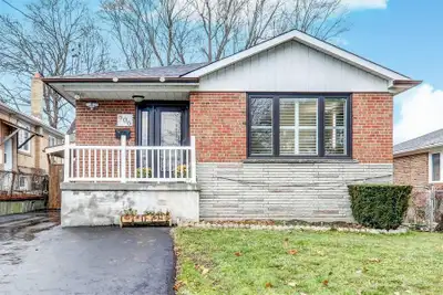 HOUSE FOR RENT IN SCARBOROUGH