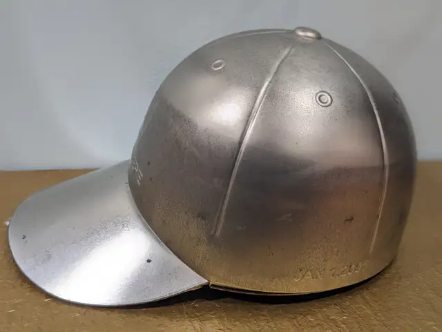 Vintage John Deere Metal Hat Protector Novelty Display Hat in Arts & Collectibles in City of Toronto - Image 8