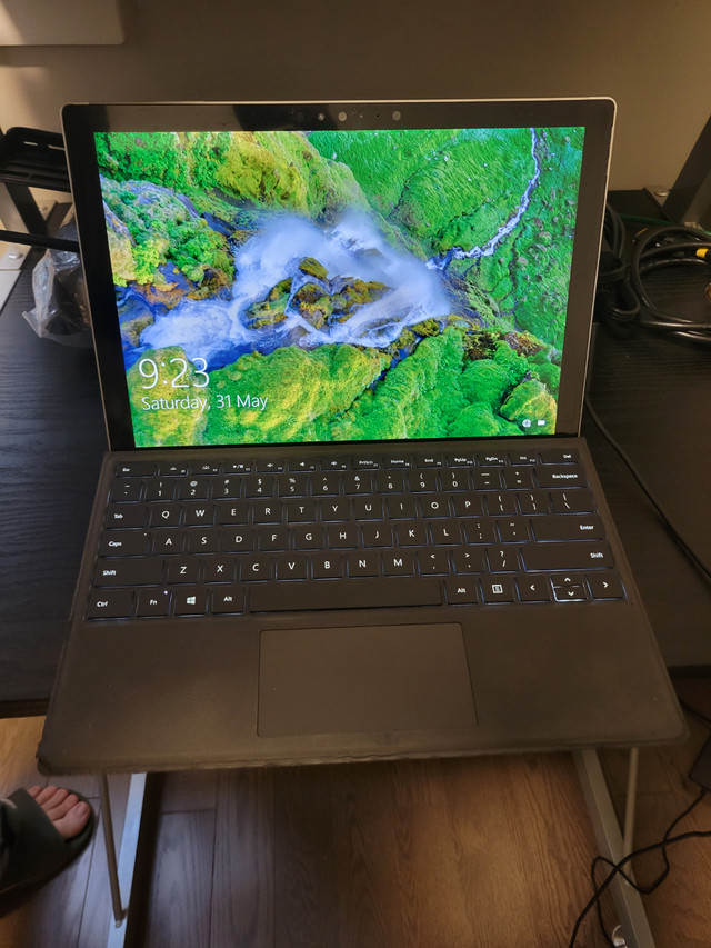 Microsoft Surface Pro 4 - i5, 8GB ram, 256GB hdd in iPads & Tablets in Ottawa