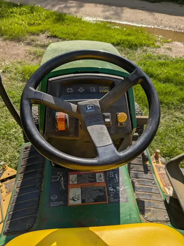John Deere LX188 Tractor in Lawnmowers & Leaf Blowers in Swift Current - Image 4