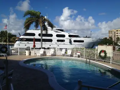 Condo à louer Floride/Pompano Bord de l'eau. A pied de la plage!, View more