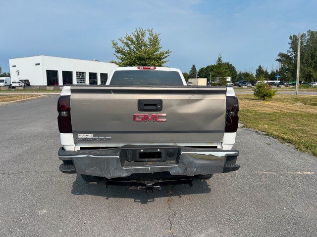2010 GMC SIERRA SLE 2500HD LONG  BOX in Cars & Trucks in Ottawa - Image 4