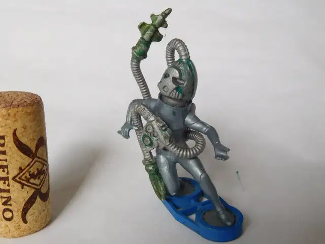 BRITAINS Stargard Cyborgs 1981 Space Line toy very Rare! in Arts & Collectibles in Ottawa - Image 7