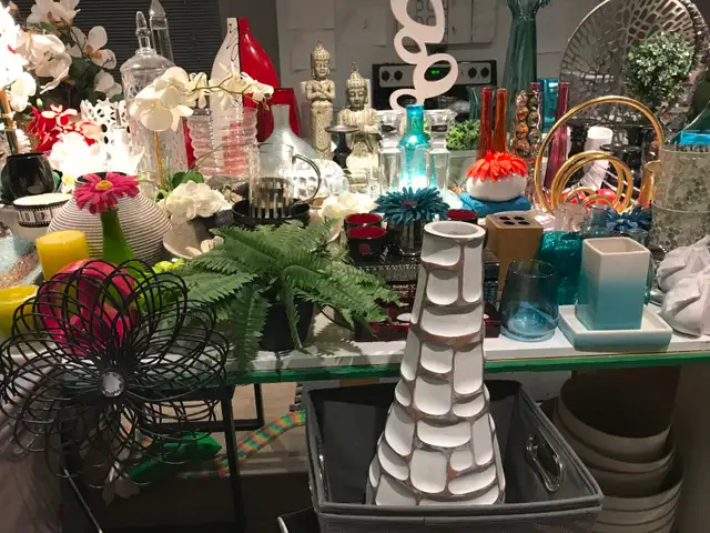 Home decor accessories in Home Décor & Accents in Calgary - Image 3