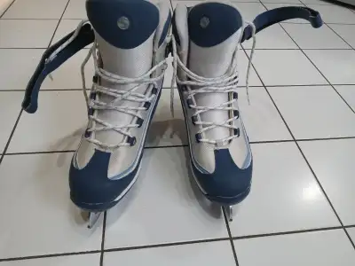 Patins à glace isolés pour femme avec lames de figure - Bottes douces, confortables et respirantes p...
