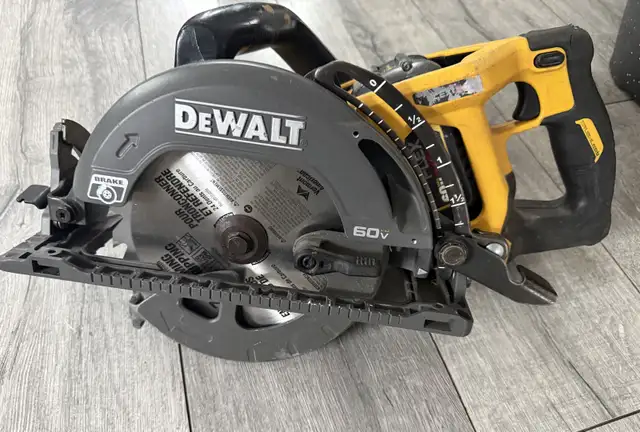 DeWalt 60V Circular Saw with 6ah battery and charger in Power Tools in Oshawa / Durham Region - Image 2