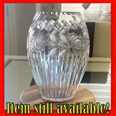 Hand Made Etched Floral Design Oval Shape Crystal Vase!, View more