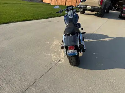 (Fresh safety) 09 Harley Davidson fat Bob bike is in beautiful condition. Six speed transmission fue...