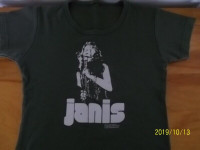 Janis Joplin :  livres,  pochettes de disque,  un T-shirt
