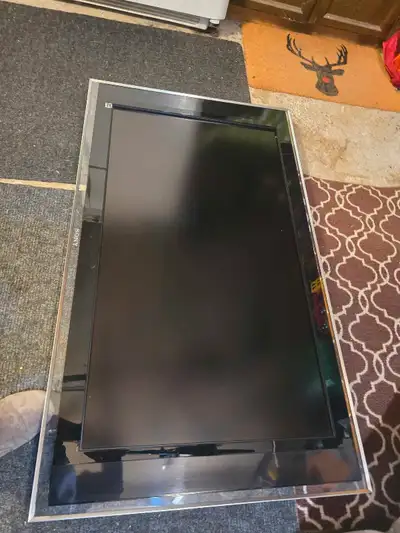 46 " Sony Bravia TV ( 10 year old ) not 4K but works, View more