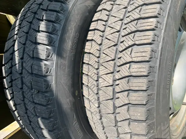 215/65/16 Bridgestone Blizzak winter tires on rims in Tires & Rims in Barrie - Image 4