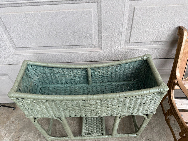 $95., Vintage / Antique Wicker Plant Stand in Tate Olive colour in Arts & Collectibles in Norfolk County - Image 4