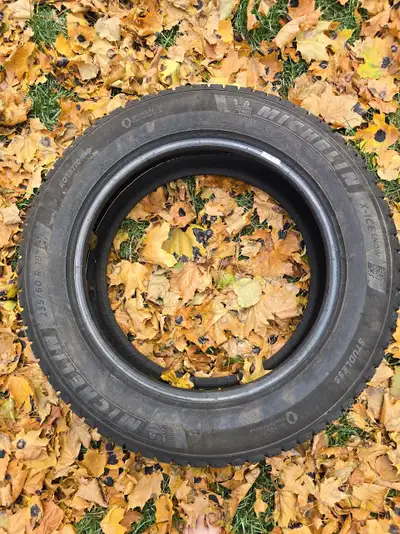 Selling a set of 4 like-new Michelin X-Ice 235/60R19 tires for $1200. For more information, please c...