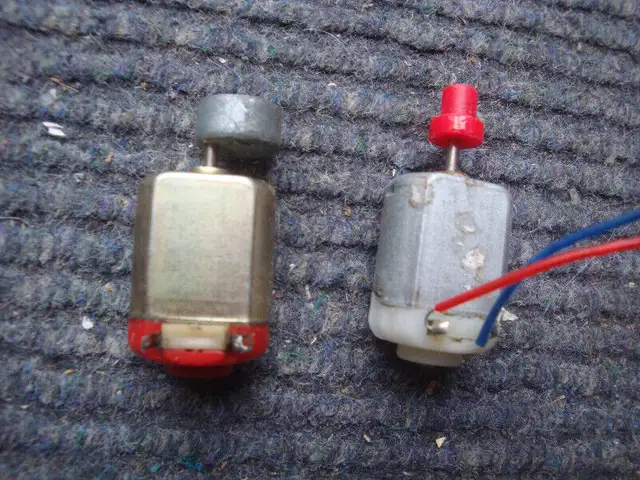 petits moteurs électriques 2$ in Other Business & Industrial in Longueuil / South Shore - Image 8