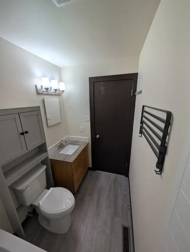 Expert Bathroom Renovations & Walk-In Showers | Regina | FREE QU in Renovations, General Contracting & Handyman in Regina - Image 10