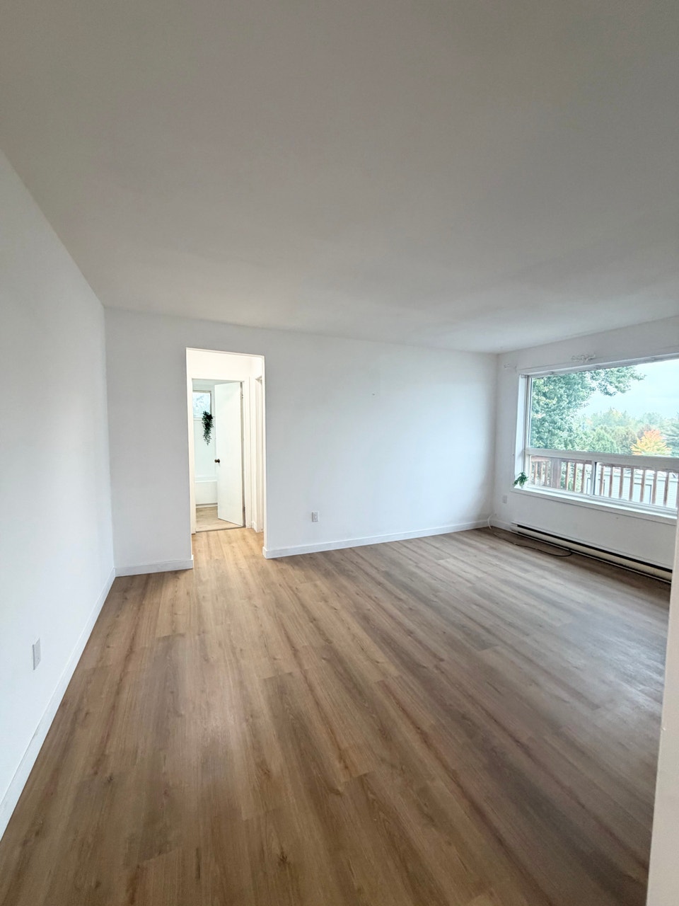 For Rent: 1 Bed, 1 Bath Apartment – $1,495 + Hydro 4