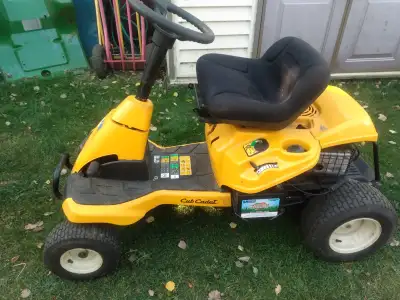 Cub Cadet 282cc 11hp 30" riding mower STRIPPED FOR PARTS!!, View more