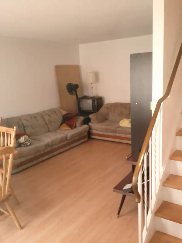 ROOM FOR RENT 5 MIN FROM UofW/WLU in Room Rentals & Roommates in Kitchener / Waterloo - Image 9