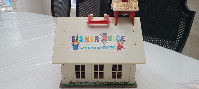 Vintage Fisher Price School House in Toys & Games in Oakville / Halton Region - Image 2