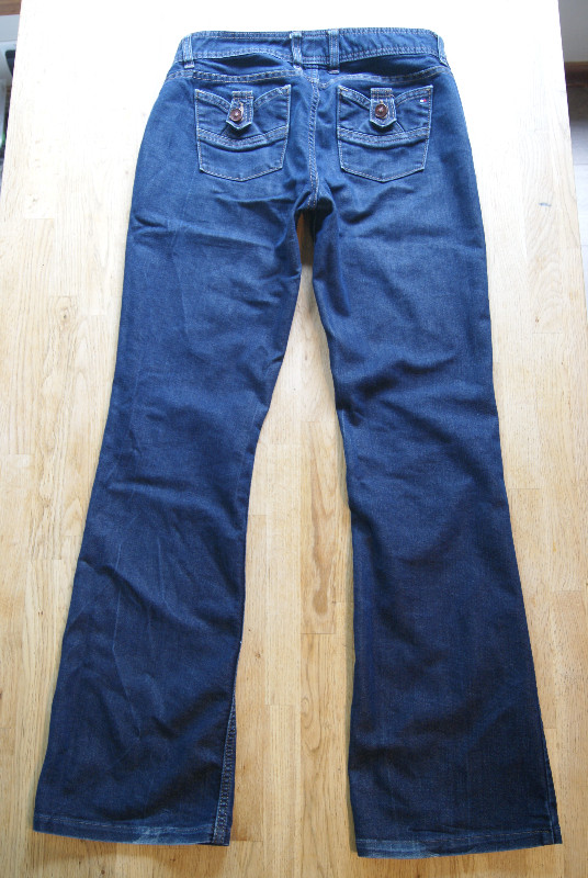 Tommy Hilfiger jeans women's size 4 in Women's - Bottoms in Gatineau - Image 3