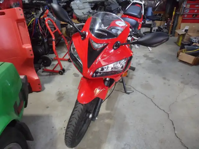 cbr 125 2007 comme neuve in Sport Bikes in Trois-Rivières - Image 4