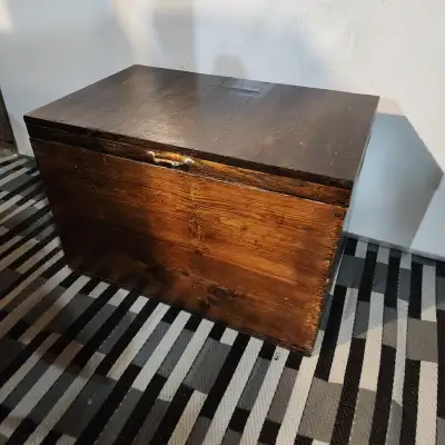 storage trunk solid wood dark 32 x 21 x 21, View more