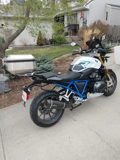 2017 BMW R1200R 1 owner, all options except nav, just serviced including new tires, 15 000KM $9500 O...