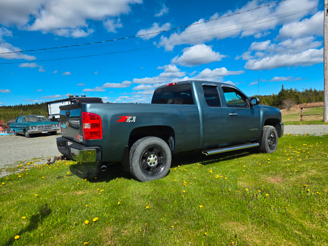 2012 Chev Silverado 1500 LT 5.3 L 4x4, new 2 year safety in Cars & Trucks in City of Halifax - Image 3