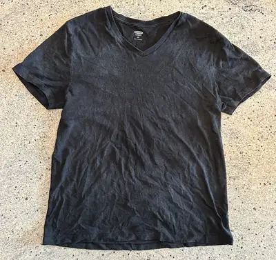 Old Navy T-Shirt in Men's Size Small, View more
