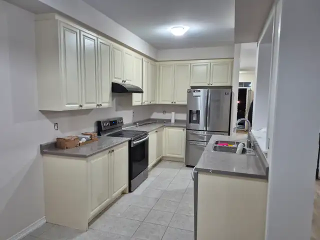 4 BEDROOMS DETACH HOUSE