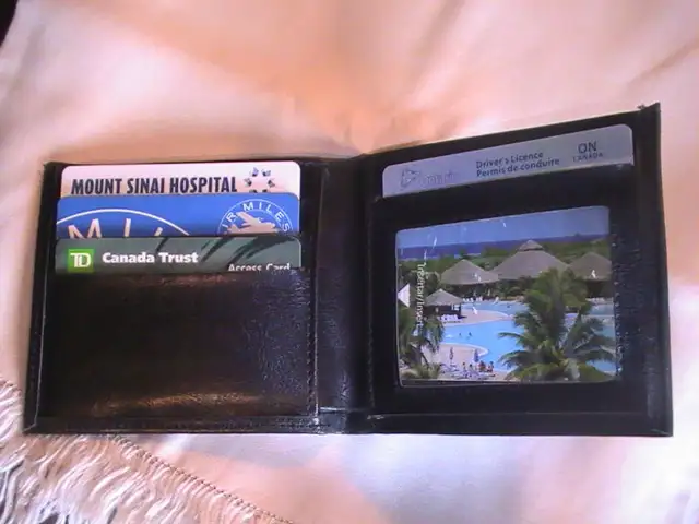 Snakeskin and Leather Wallets (from just $10) in Men's in City of Toronto - Image 5