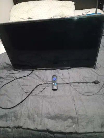 Phillips 32" smart tv roku, View more